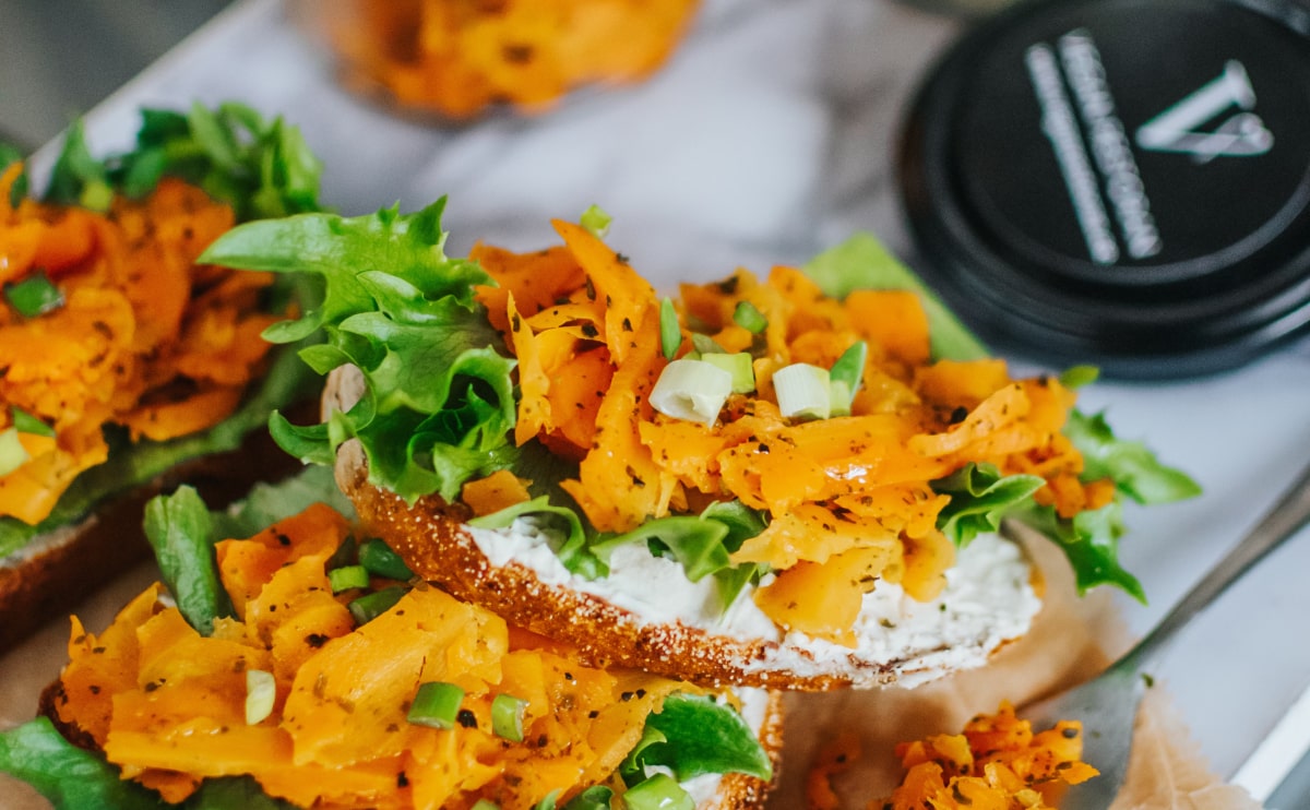 Olive Tapenade Bruschetta with Mango: Easy Appetizer Recipe