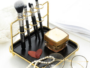 Modern cosmetics storage rack