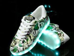 Men and women light shoes couple fluorescent shoes
