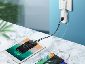 d9a5f0dd-4eb2-4050-aa77-7bd3d81531bb Mobile Phone Multifunctional One For Three Chargers